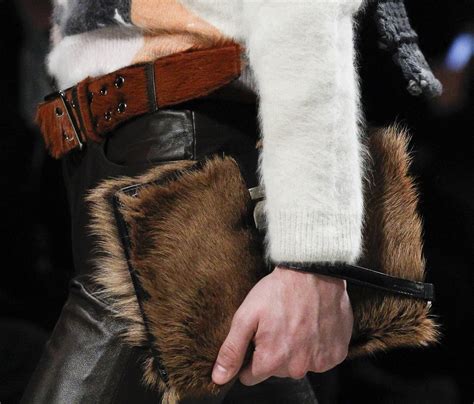 prada abbandona la pelle|Prada Group to Go Fur.